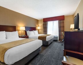 Spacious double queen room with two comfortable beds, flat-screen TV, and contemporary décor at Best Western Braintree.