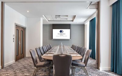 Professional meeting room at DoubleTree By Hilton London Angel Kings Cross.
