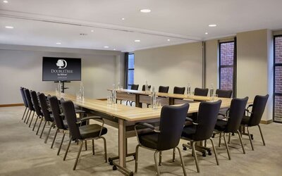 Professional meeting room at DoubleTree By Hilton Lincoln.