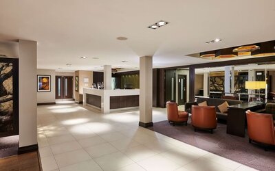 Lobby and coworking lounge at DoubleTree By Hilton London - Ealing.