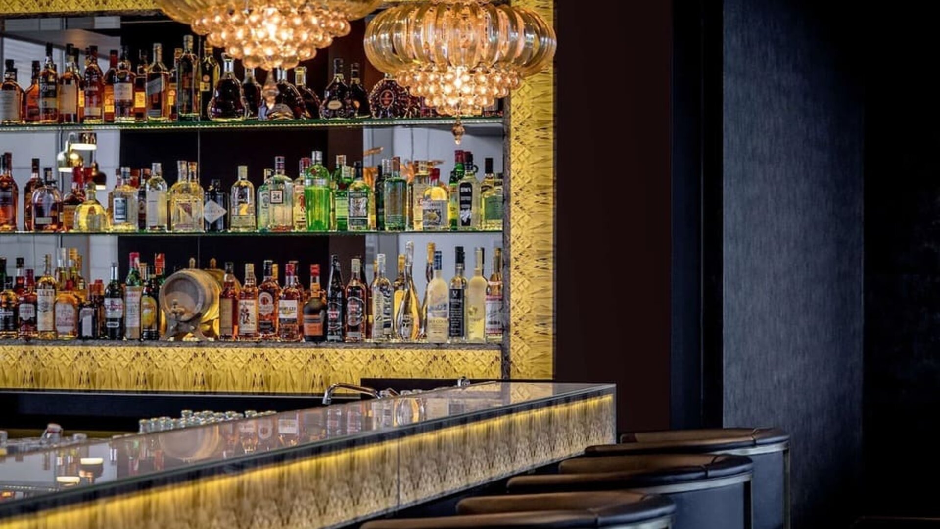 Hotel bar at Hilton Bournemouth.  