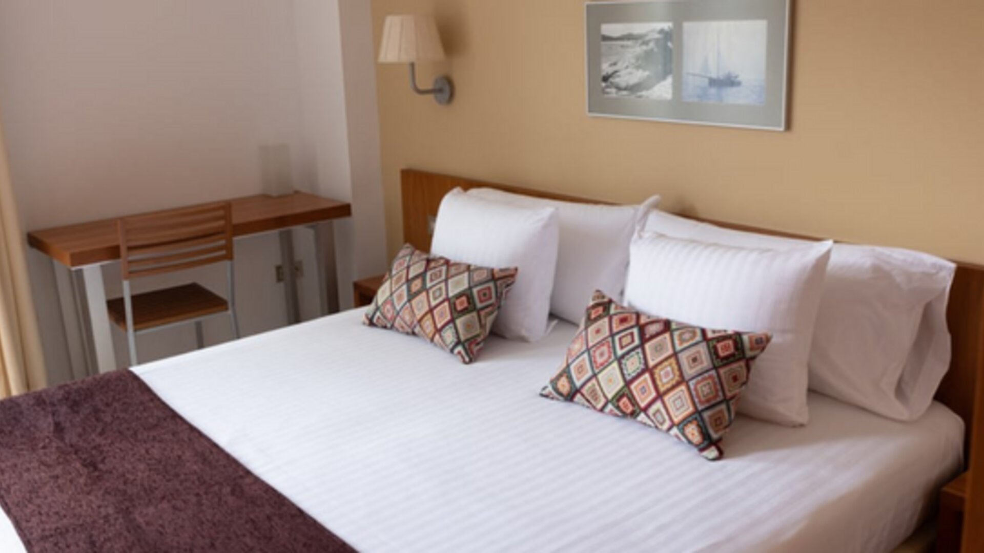 Hotel NM Suites By Escampa Hotels