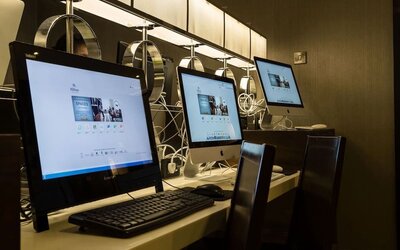 Business center available at Hilton London Kensington.
 