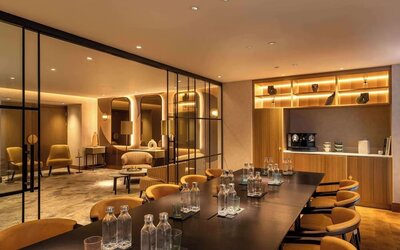 Modern meeting room at Hilton London Metropole. 