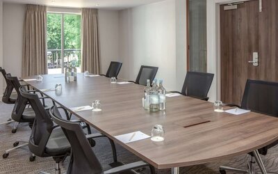 Professional meeting room at DoubleTree By Hilton Bristol City Centre.  