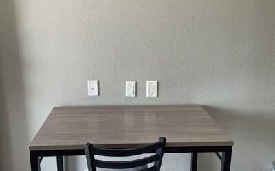 Work desk at Express Inn - Richey.