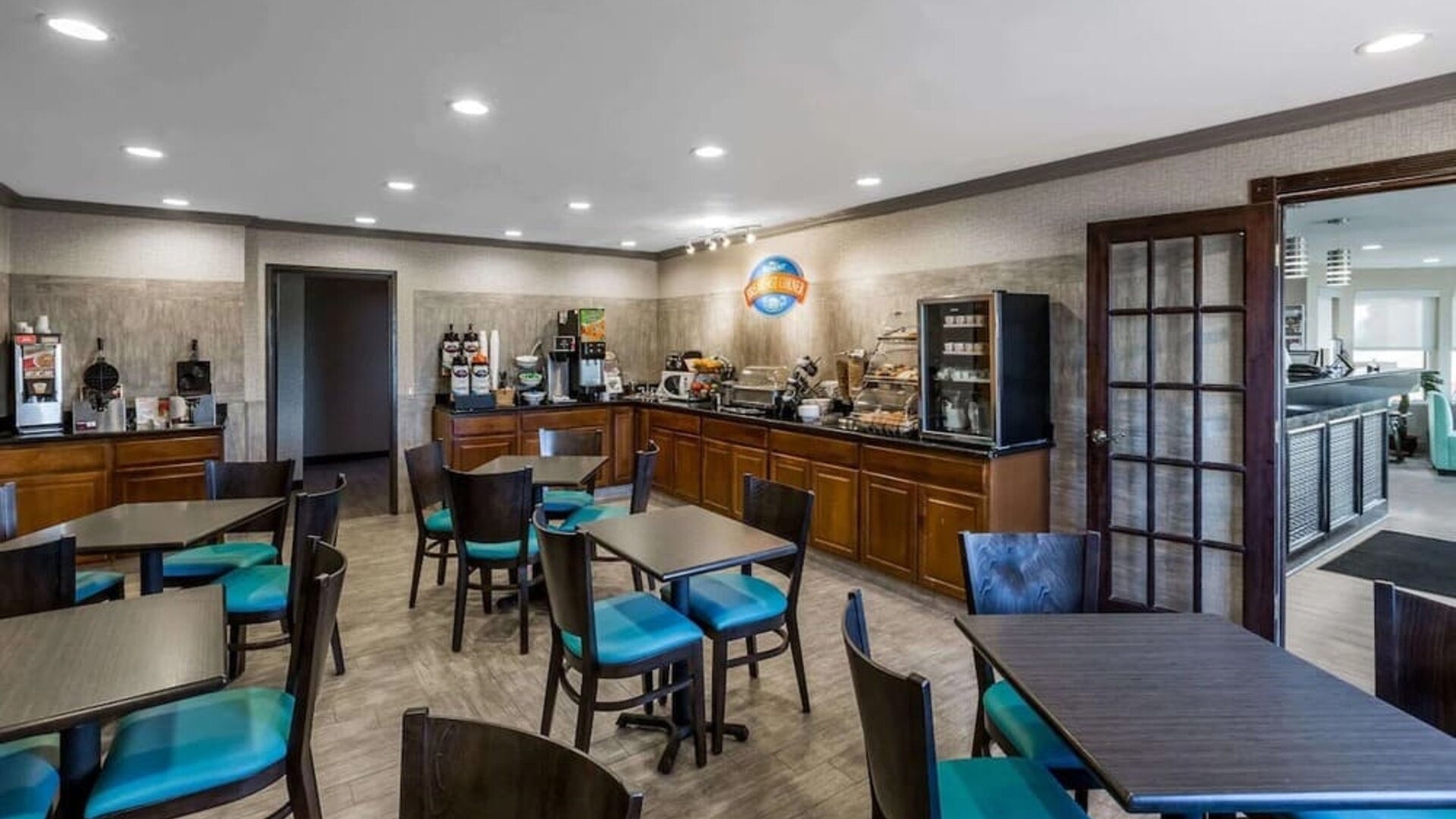 Dining room at Baymont By Wyndham Pella.