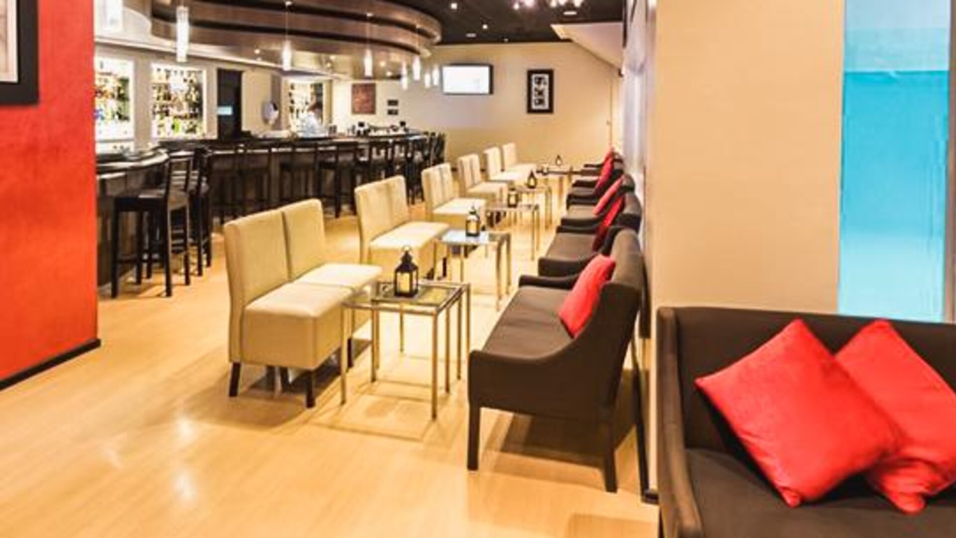 Delfines Hotel & Convention Center