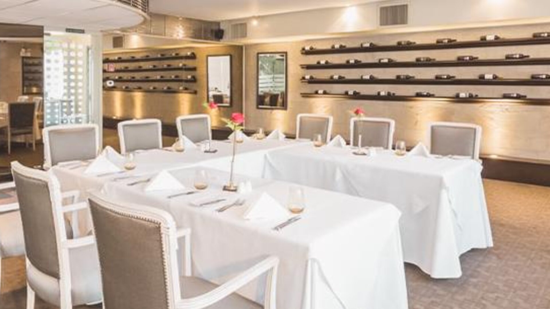 Delfines Hotel & Convention Center