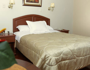 Manhattan Inn Airport Hotel