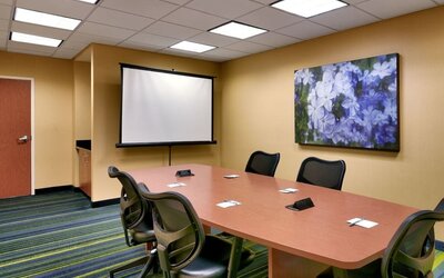 Professional meeting room at Fairfield Inn & Suites By Marriott Tallahassee Central.