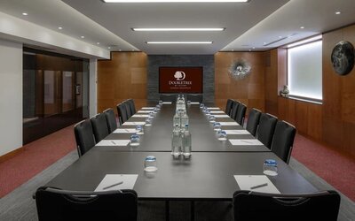 Professional meeting room at DoubleTree by Hilton London Greenwich.