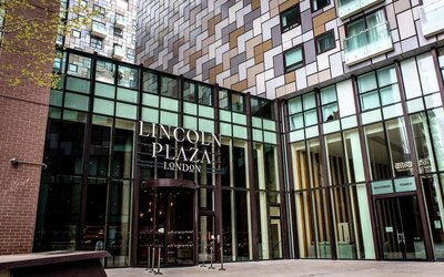Hotel exterior at Lincoln Plaza London, Curio Collection By Hilton.