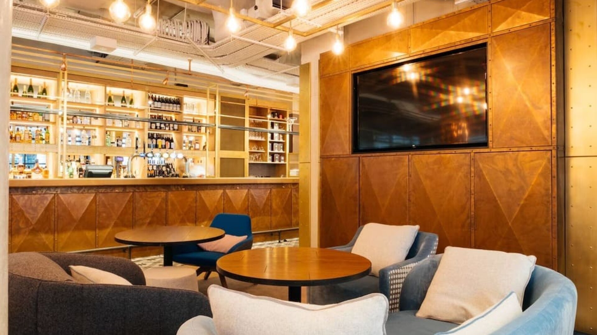 Hotel bar at DoubleTree by Hilton London Kingston upon Thames.