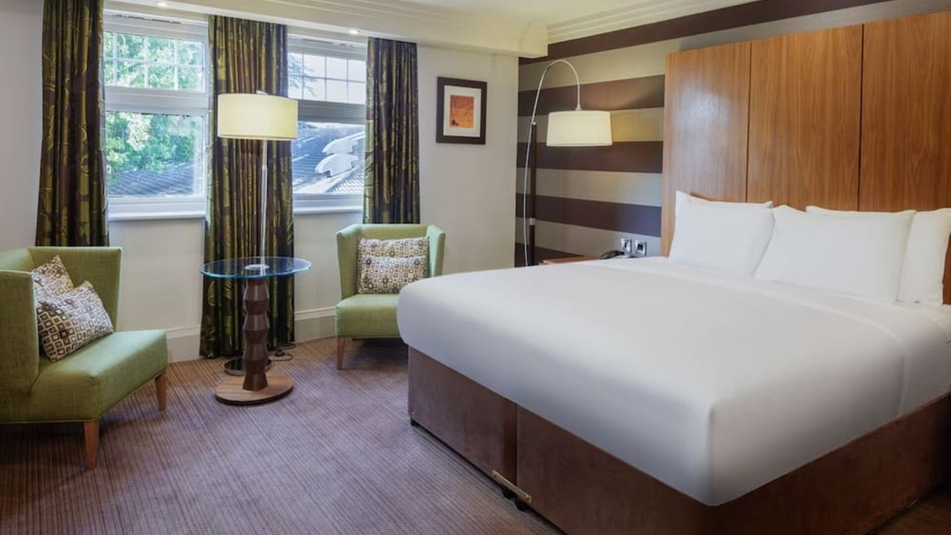 Delux king with natural light at DoubleTree By Hilton Stratford-upon-Avon.
