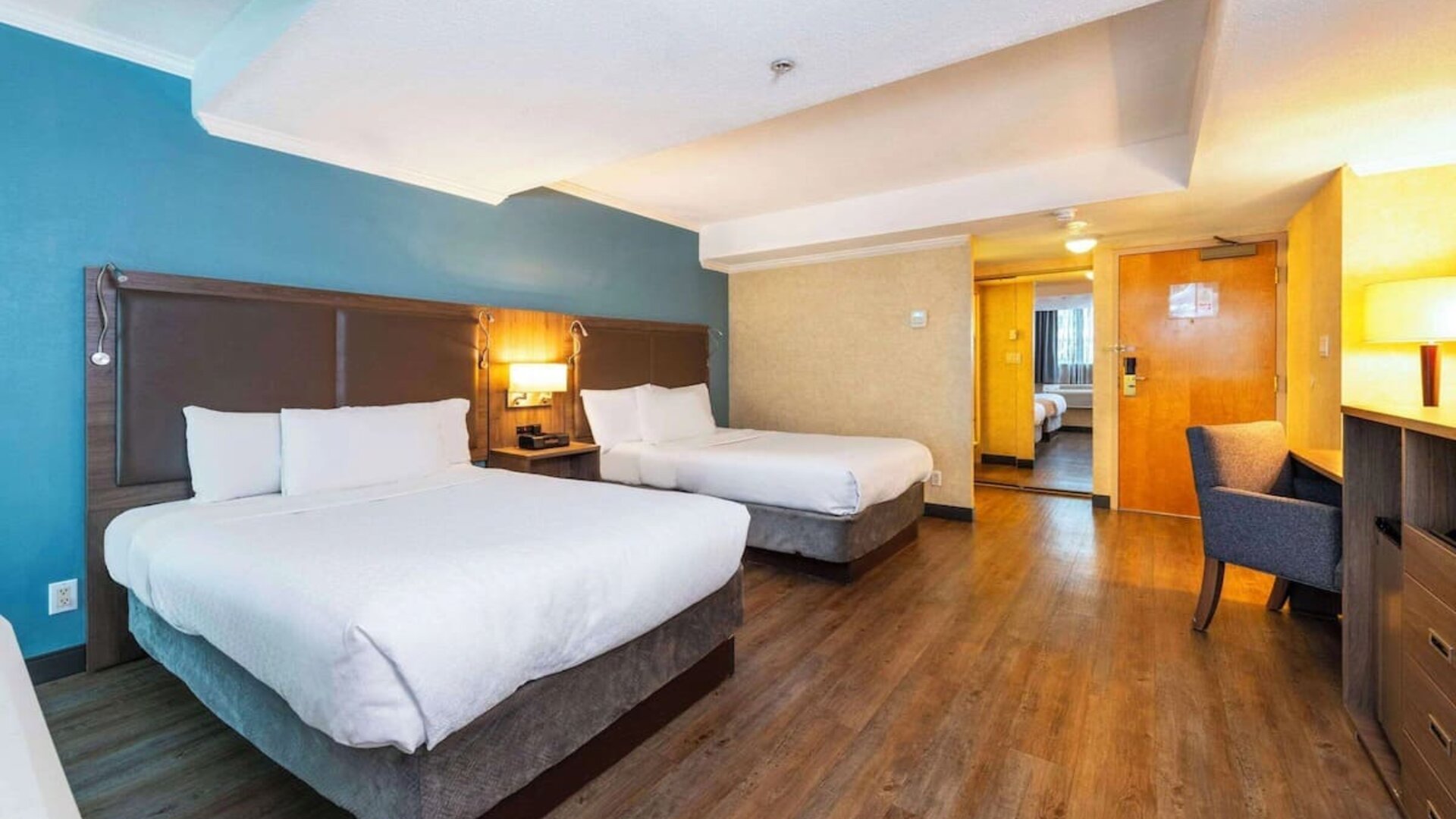 Queen beds at Grand Park Hotel & Suites Downtown Vancouver.