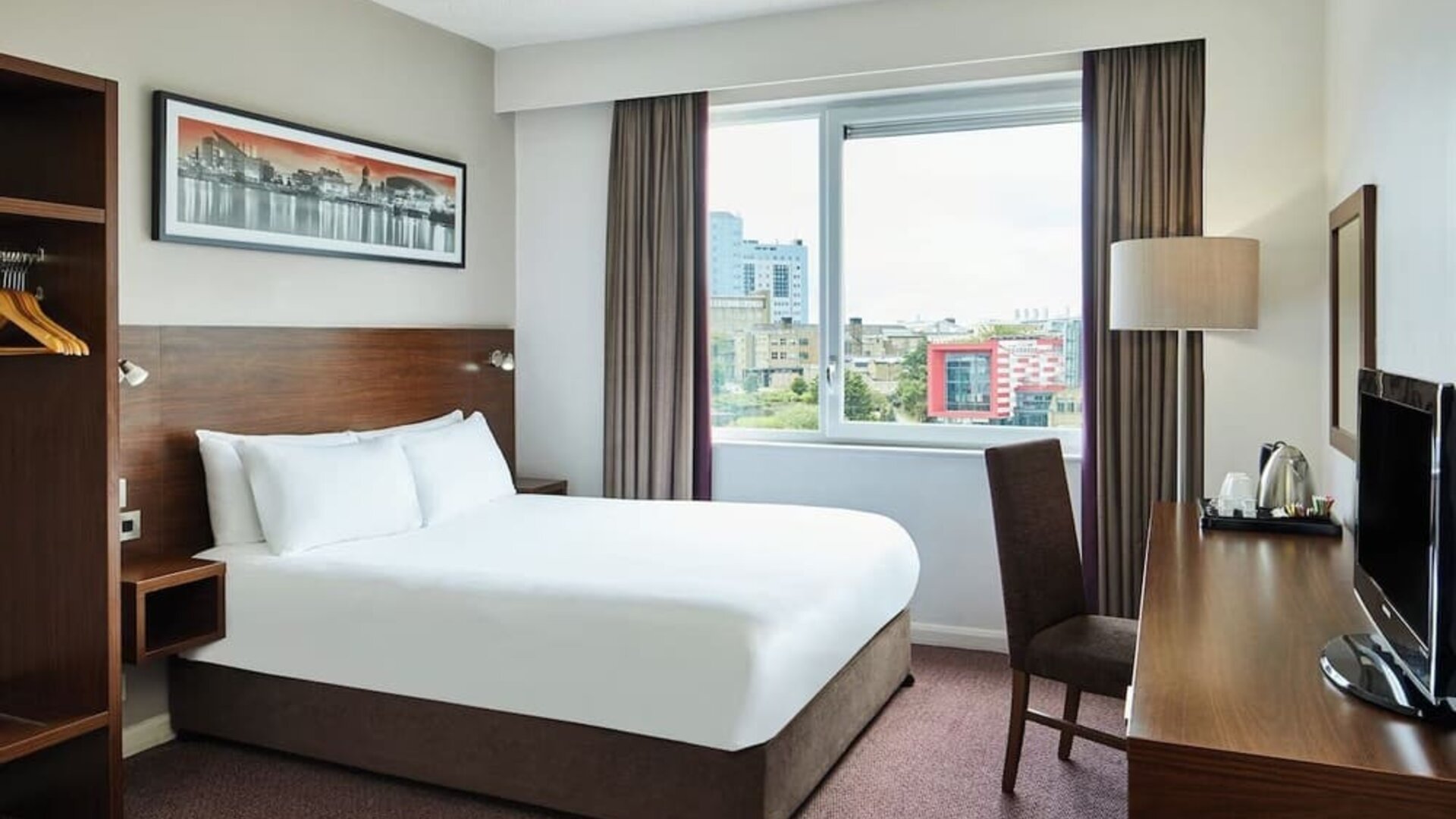 Day use room with natural light at Leonardo Hotel Bradford.
