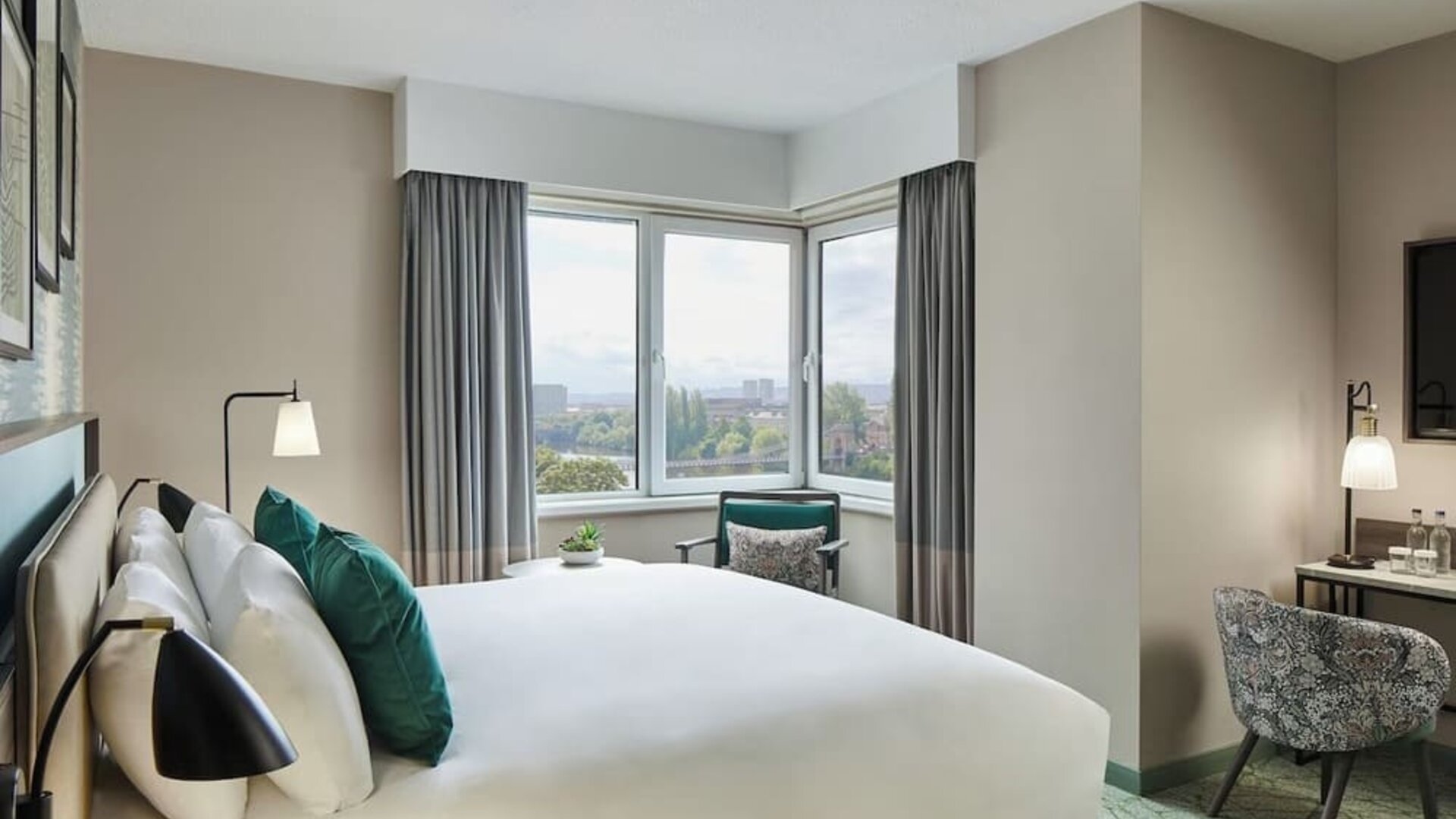 Day use room with natural light at Leonardo Royal Hotel Glasgow.