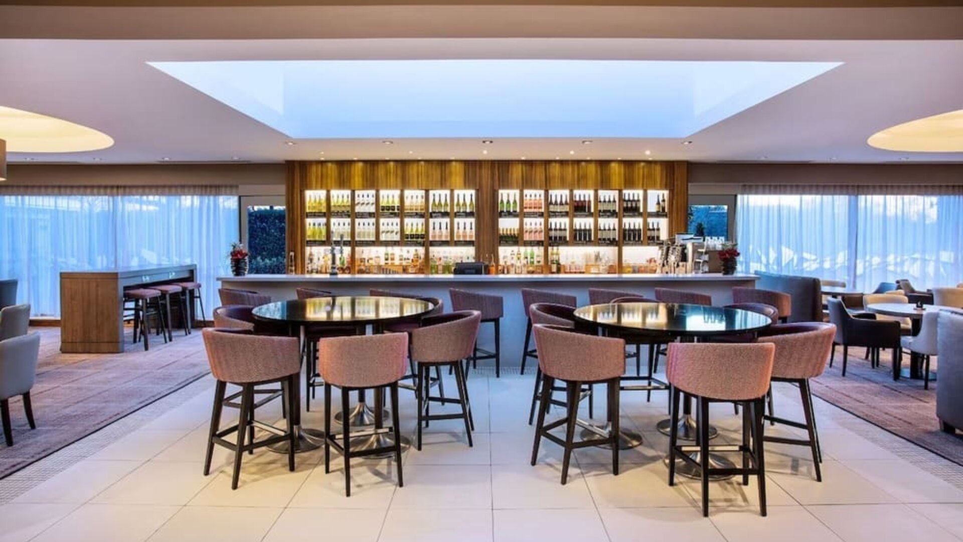 Hotel bar at Leonardo Hotel And Conference Venue Hinckley Island.