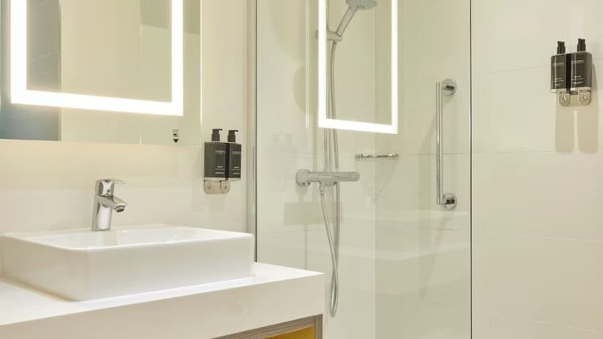 Guest bathroom with shower at Leonardo Royal Hotel Oxford.