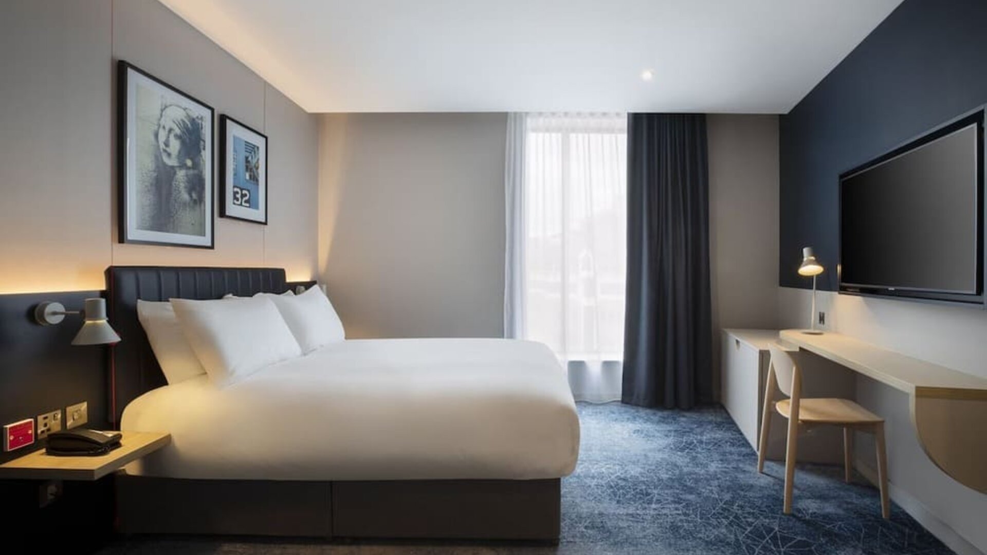 Day use room with natural light at Leonardo Hotel Bristol City.
