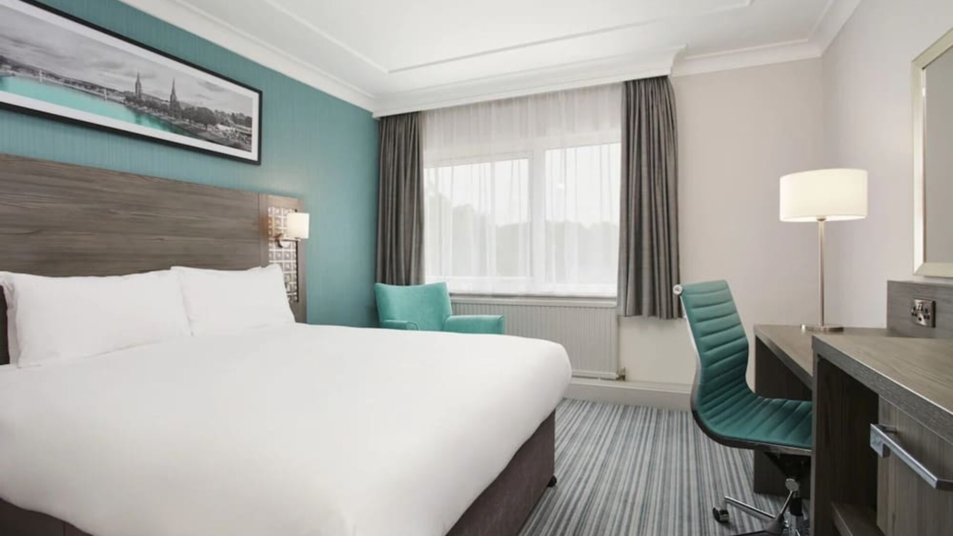 King room at Leonardo Hotel Inverness.