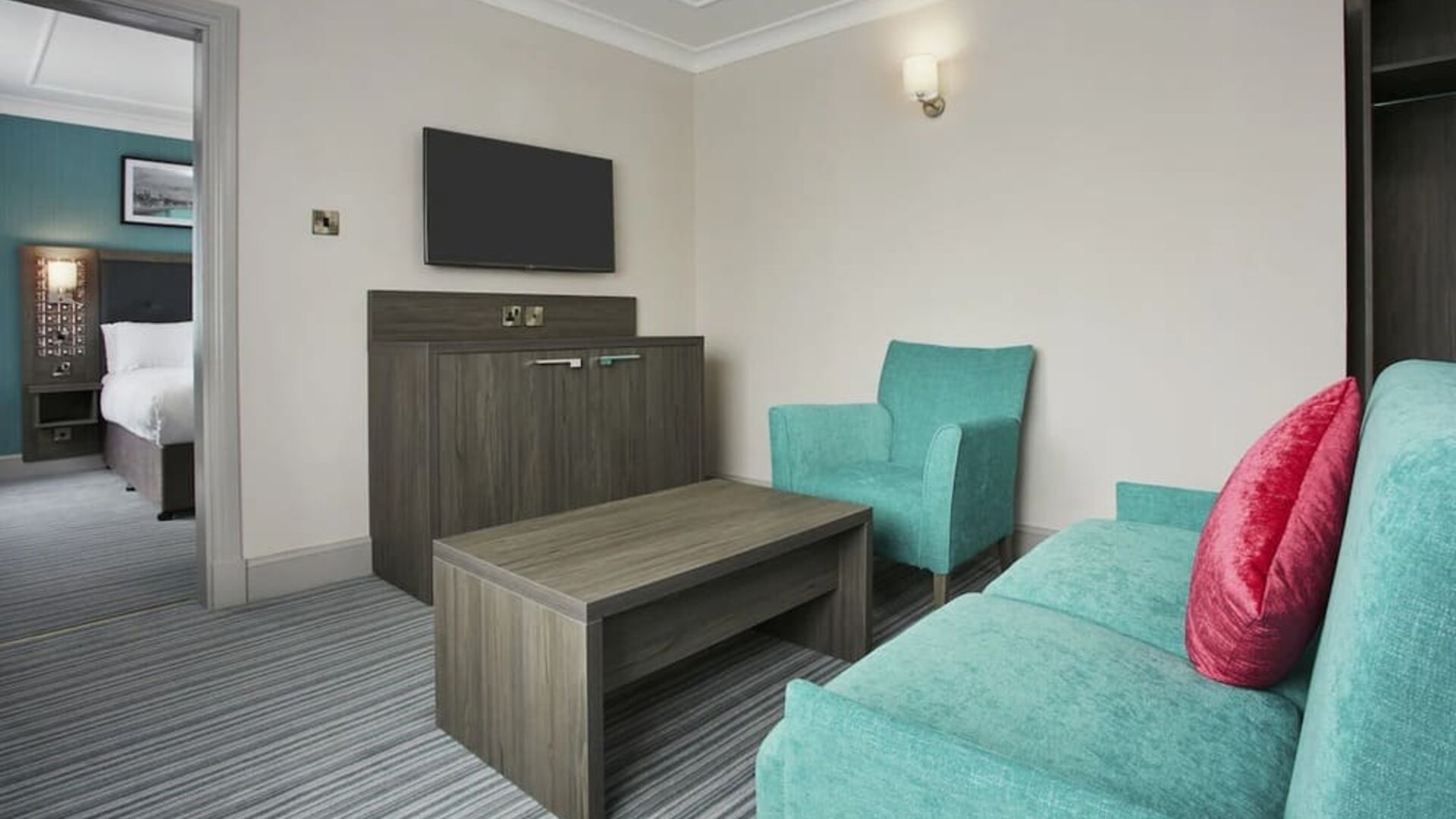 Day room at Leonardo Hotel Inverness.