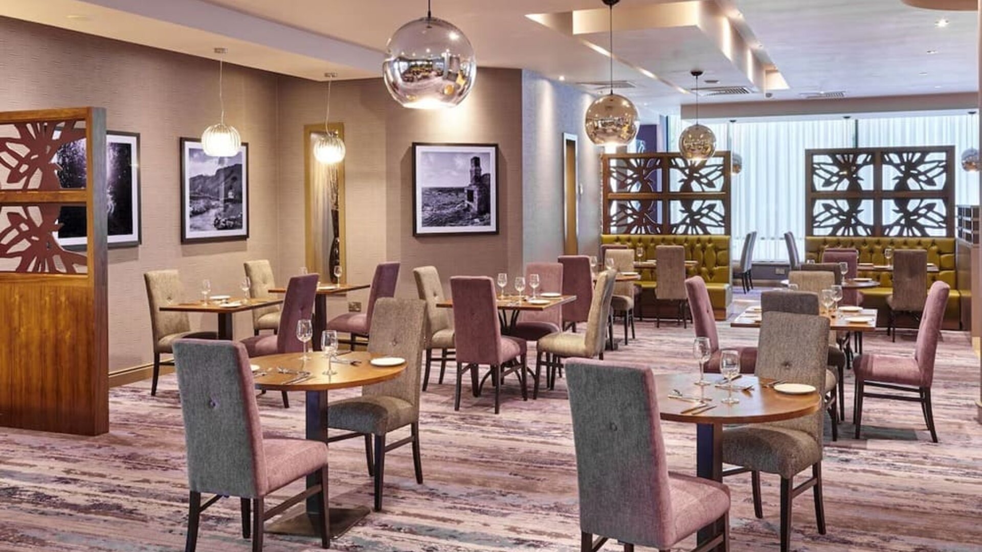 Dining area perfect for coworking at Leonardo Hotel Milton Keynes.