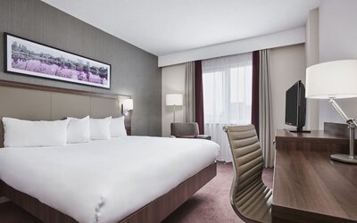 King suite with work desk at Leonardo Hotel Swindon.