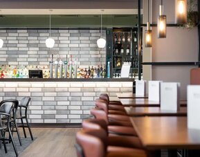 Hotel bar perfect for coworking at Hilton Garden Inn London Heathrow Airport.