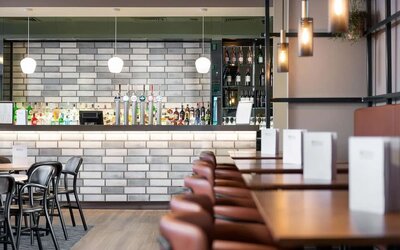 Hotel bar perfect for coworking at Hilton Garden Inn London Heathrow Airport.