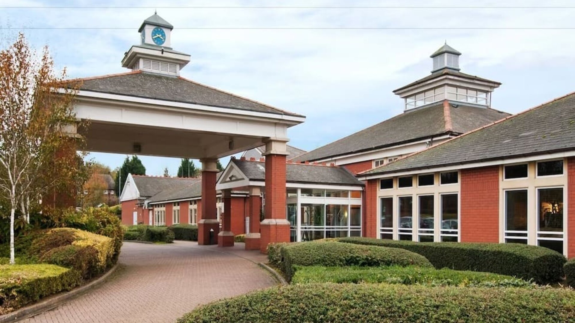 Hotel exterior at Hilton Northampton.