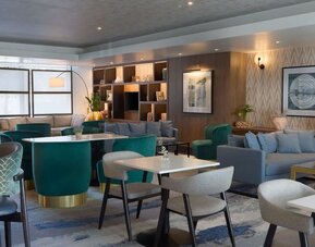 Dining area perfect for coworking at DoubleTree By Hilton London Excel.
