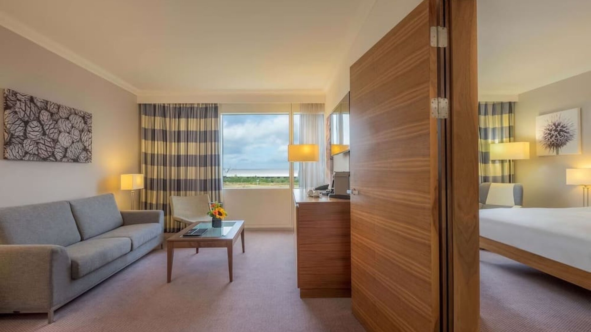 Day use room with living room at the Hilton Reading.