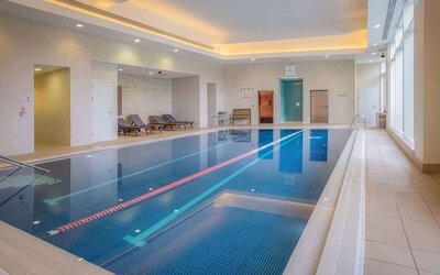 Relaxing indoor pool at the Hilton Reading.