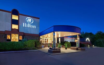 Hotel exterior and entrance at Hilton London Watford.