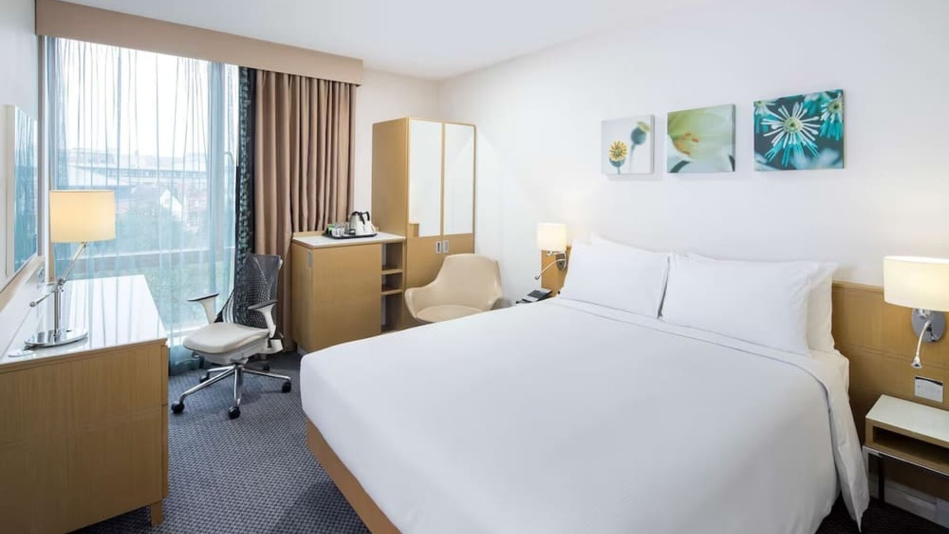 Day use room with work desk at Hilton Garden Inn Bristol City Centre.