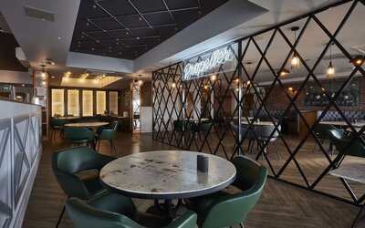 Dining area perfect for coworking at Hampton By Hilton Humberside Airport.