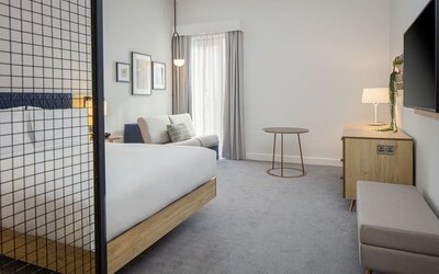 Day use room with natural light at Hilton Garden Inn Stoke On Trent.