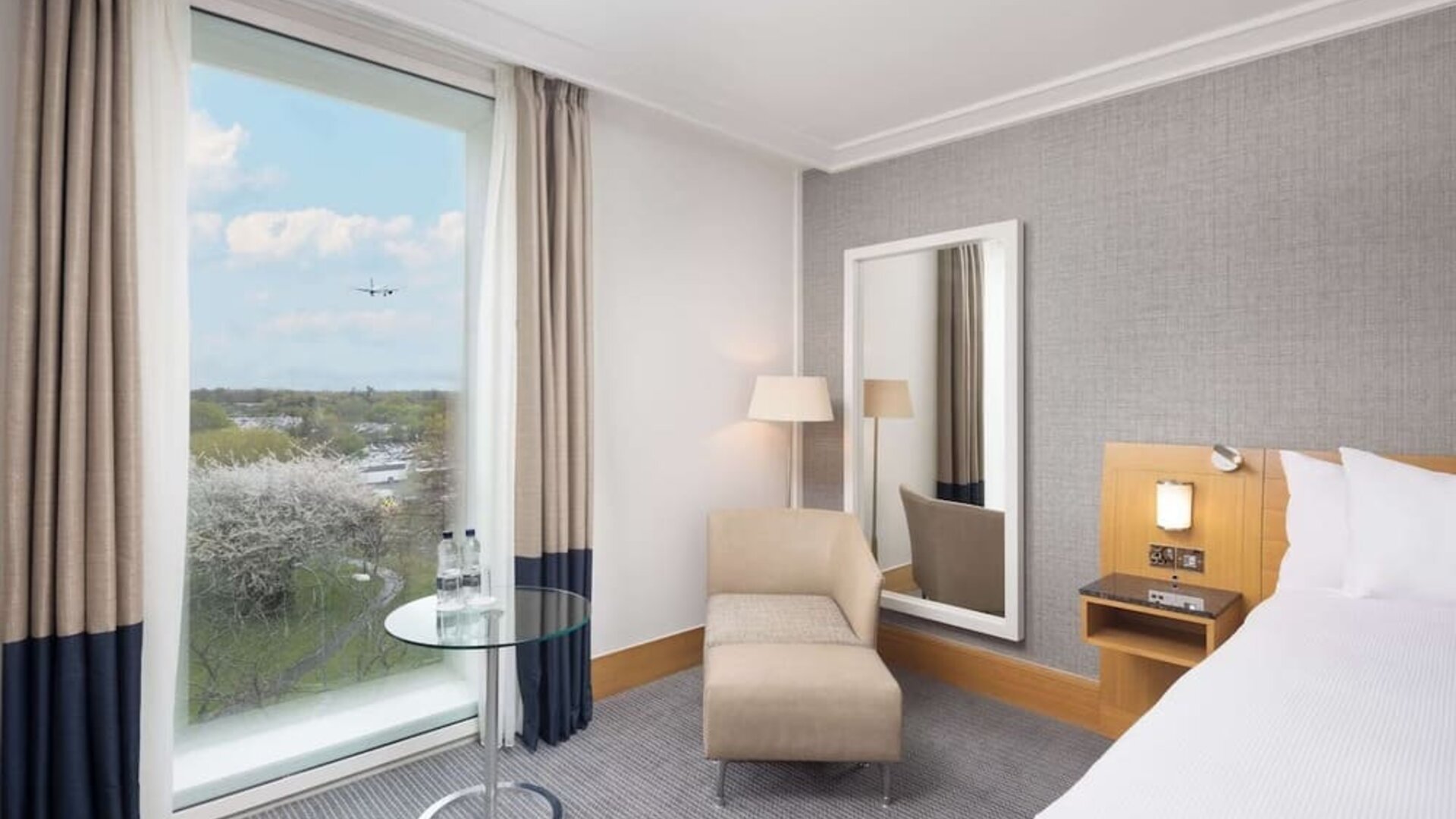 Day use room with lounge area at the Hilton London Gatwick Airport.