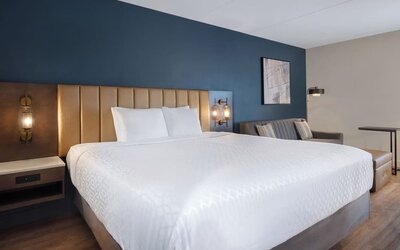 King bed at Best Western Plus Secaucus Meadowlands.