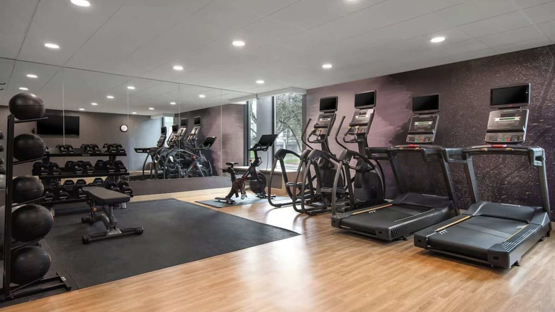 Fitness center at Best Western Plus Secaucus Meadowlands.