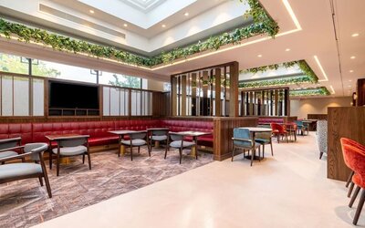 Hotel bar and lounge area perfect for co-working at the Hilton Birmingham Metropole.