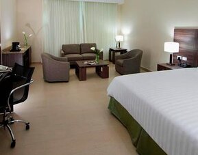 Victoria Hotel & Suites