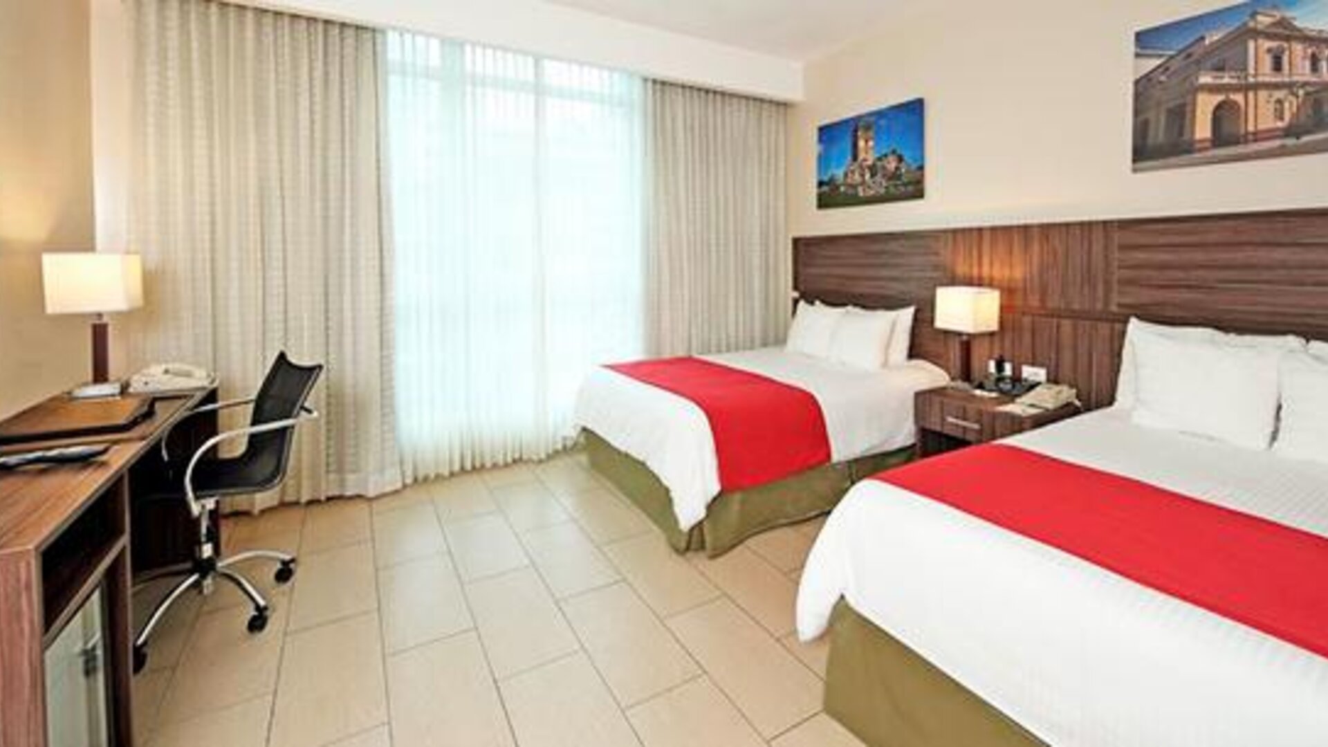 Victoria Hotel & Suites