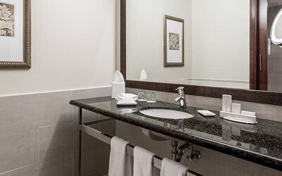 Courtyard by Marriott Panama Multiplaza Mall