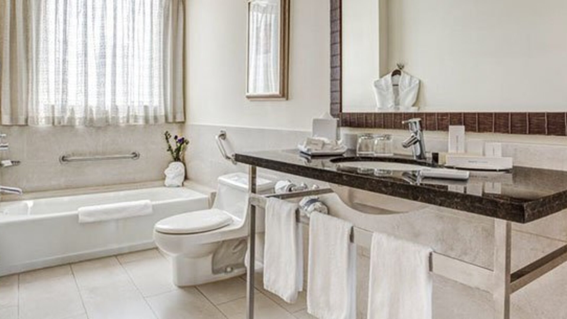 Courtyard by Marriott Panama Multiplaza Mall