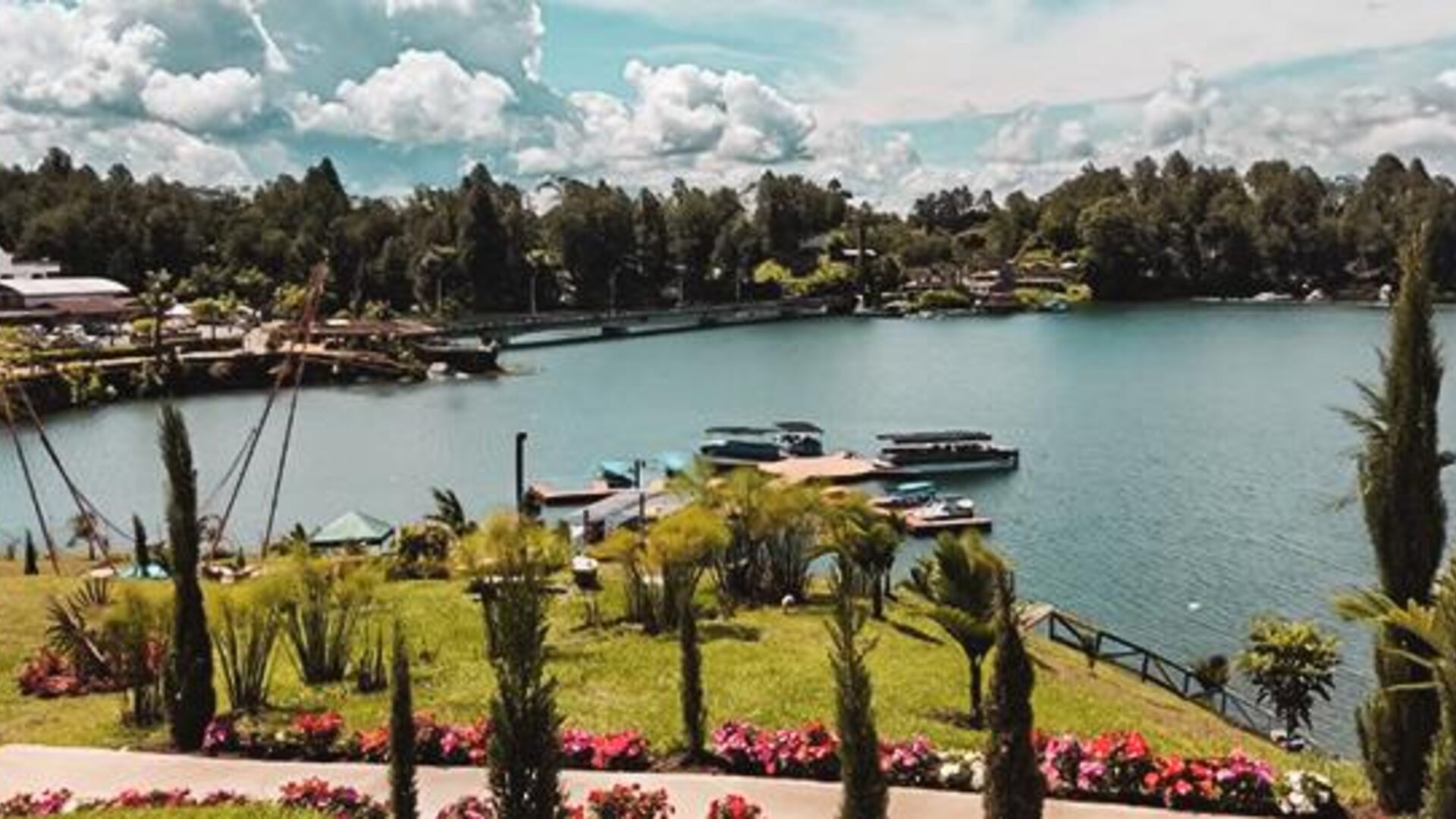 Nautic Hotel & Centro Acuático