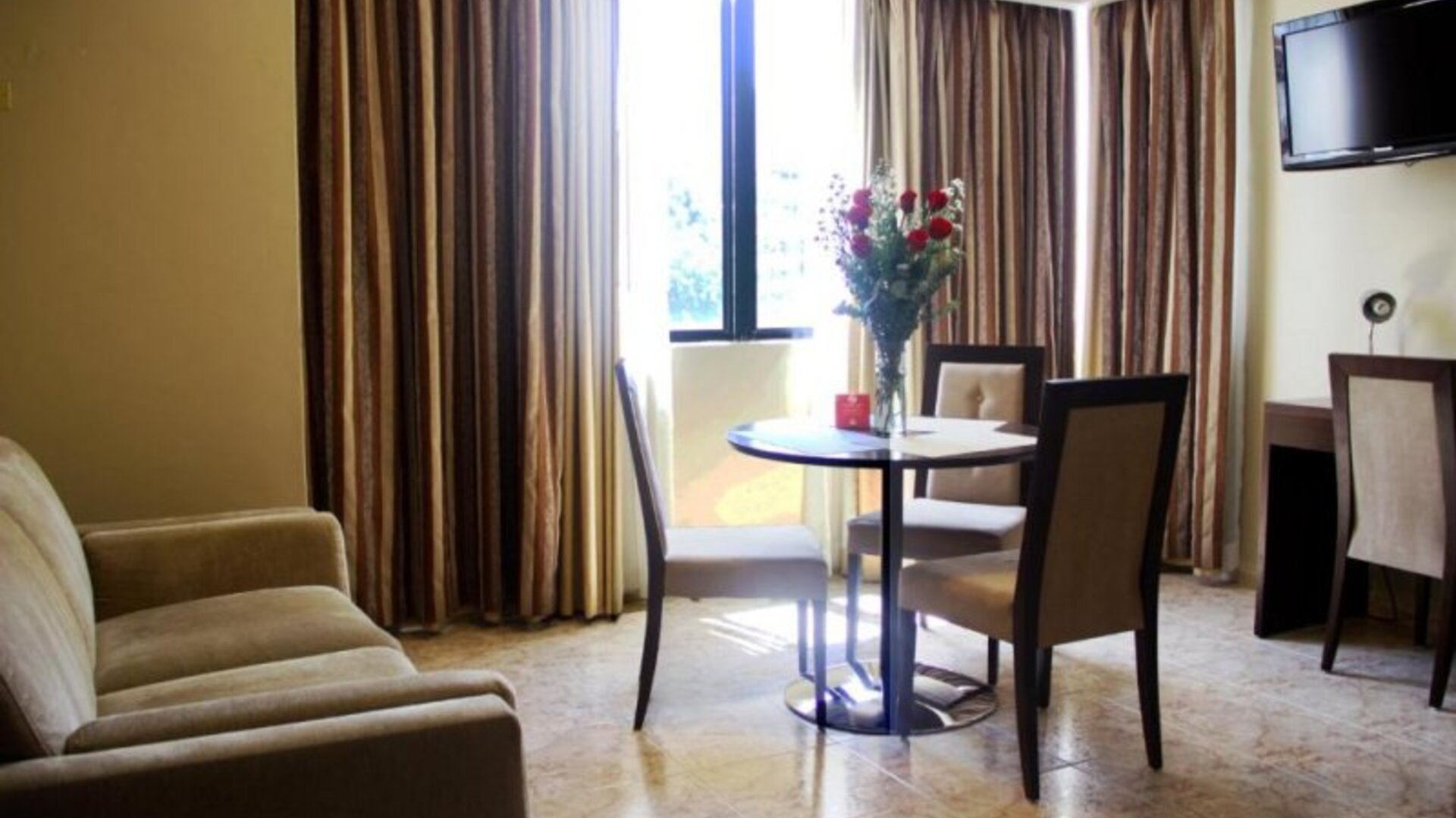 Apart Hotel Sevilla Suites