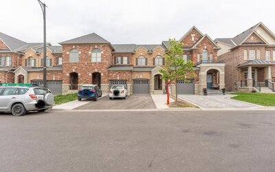 Exterior at Home Stay Canada.